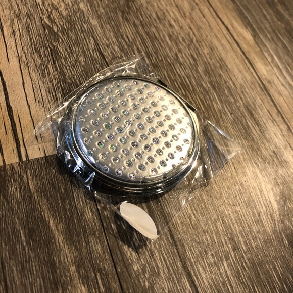 Thirty-One Wallet Wristlet - Picture 5 of 5